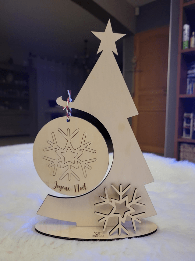 Sapin + boule en bois + flocon