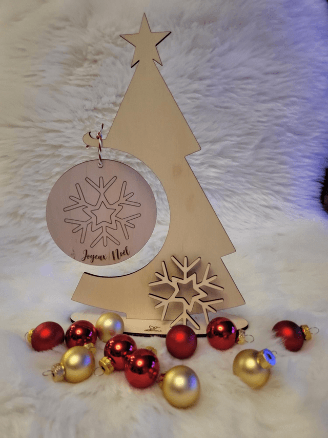 Sapin + boule en bois + flocon
