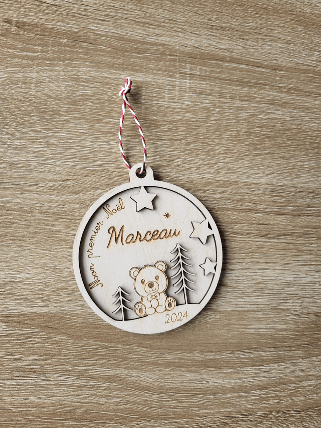 Boule de Noël en relief en bois personnalisable