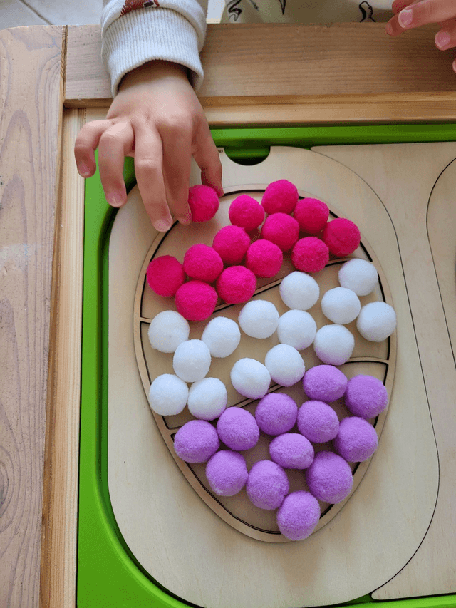 Oeufs puzzle à remplir au choix