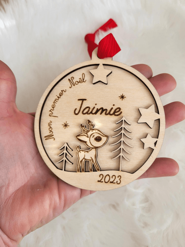 Boule de Noël en relief en bois personnalisable