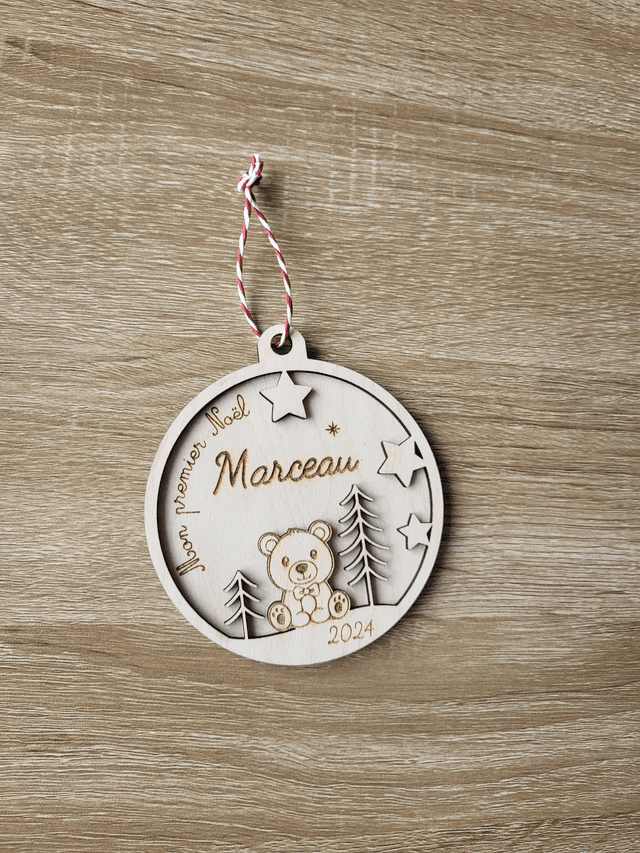 Boule de Noël en relief en bois personnalisable
